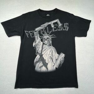 No Fear VINTAGE Y2K graphic Statue of Liberty "FEARLESS"  Tattoo T-shirt Medium